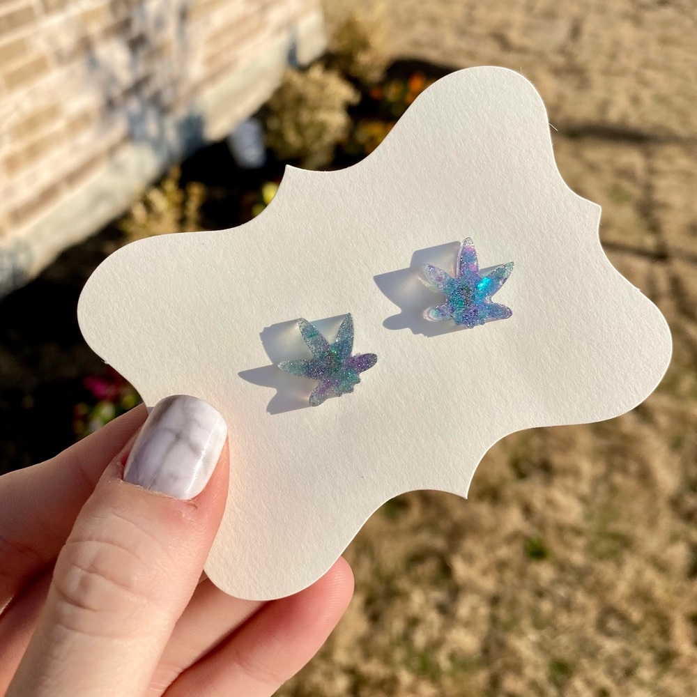 Glitter Pot Leaf Stud Earrings
